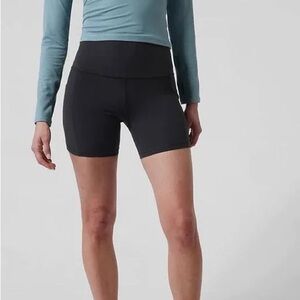 Athleta Stashh II 7” shorts bike shorts black XL
